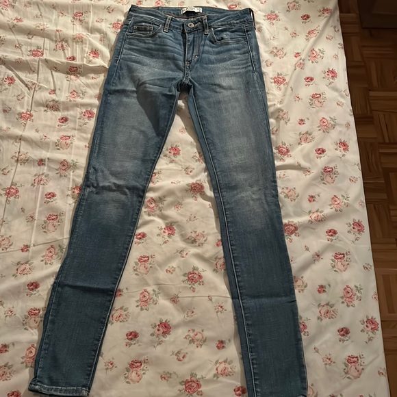 A&F Low Rise Skinny Jeans - Picture 4 of 4